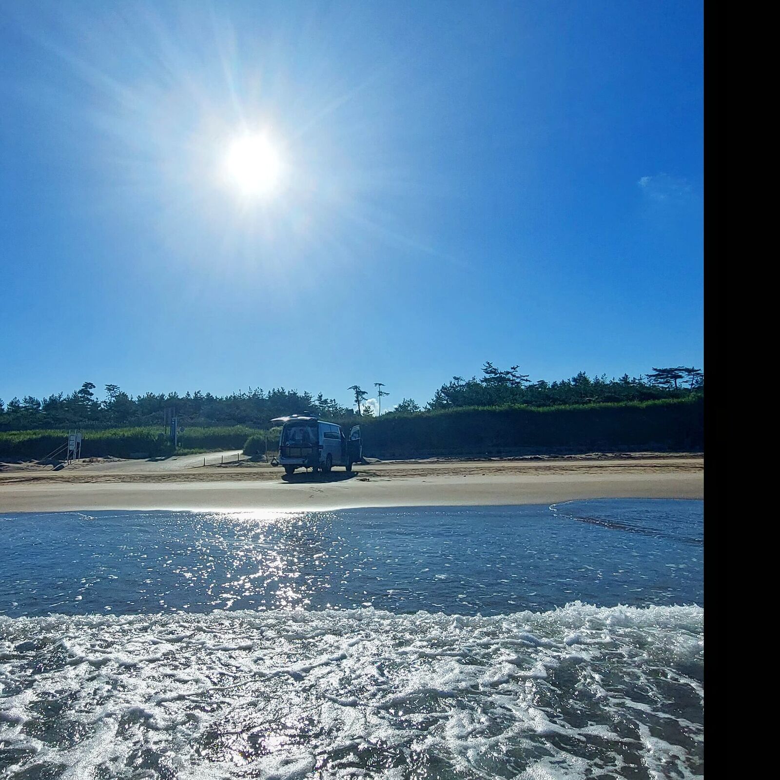 Campervan on Chirihama Beach
