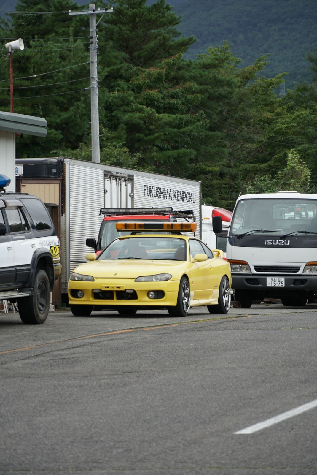 Yellow Silvia S15 in the pit staging area