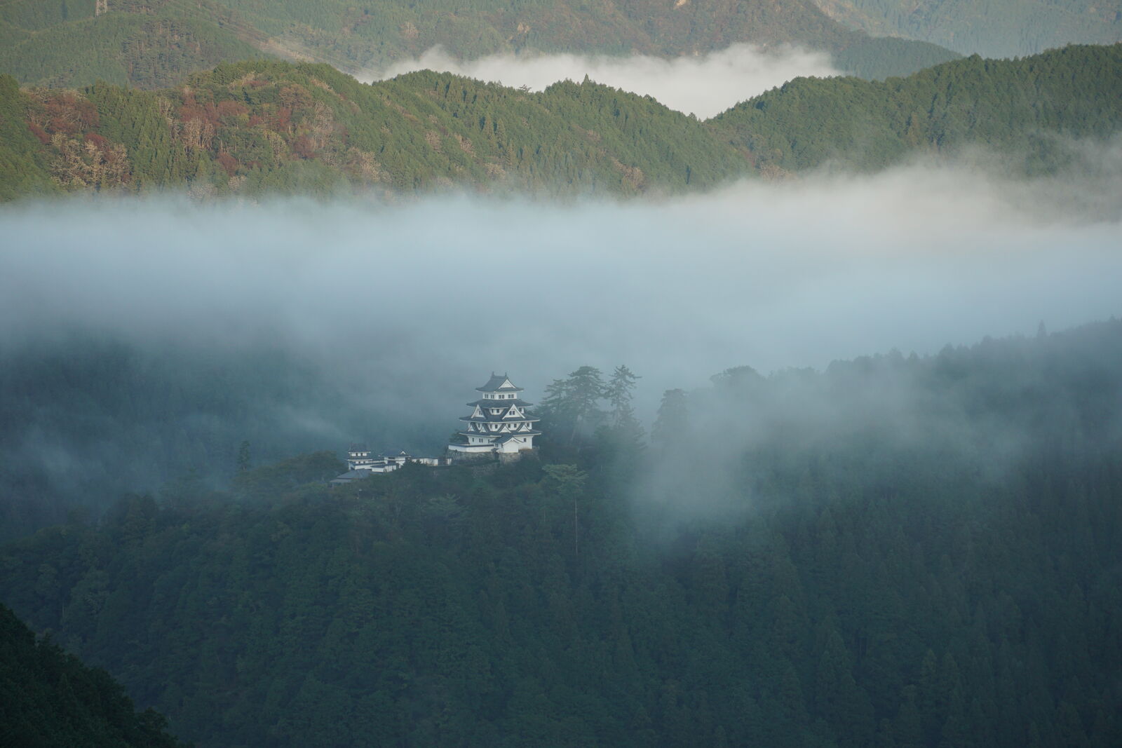 Last wisps of cloud drifting past the castle as the morning sun grows stronger